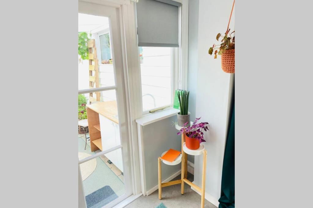The Yellow Door Whitstable - Peaceful Retreat Close To Beach Bagian luar foto