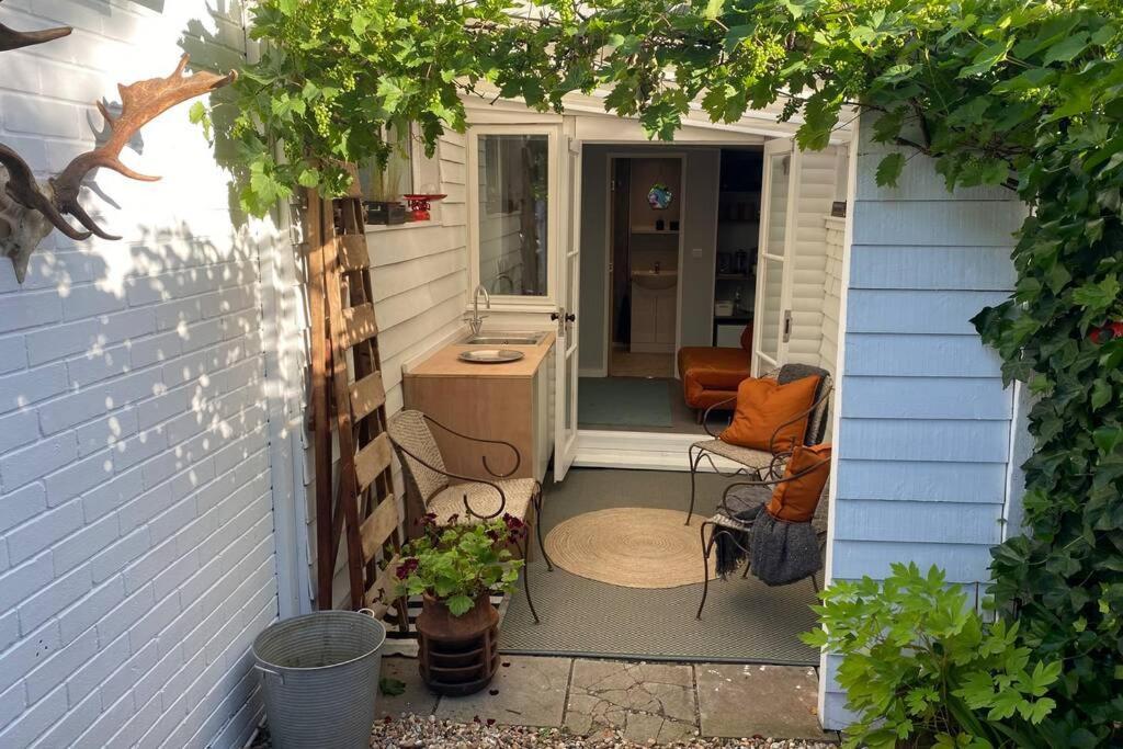 The Yellow Door Whitstable - Peaceful Retreat Close To Beach Bagian luar foto
