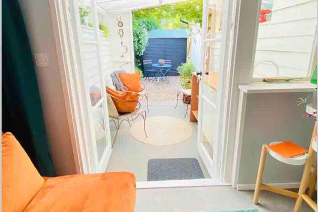The Yellow Door Whitstable - Peaceful Retreat Close To Beach Bagian luar foto