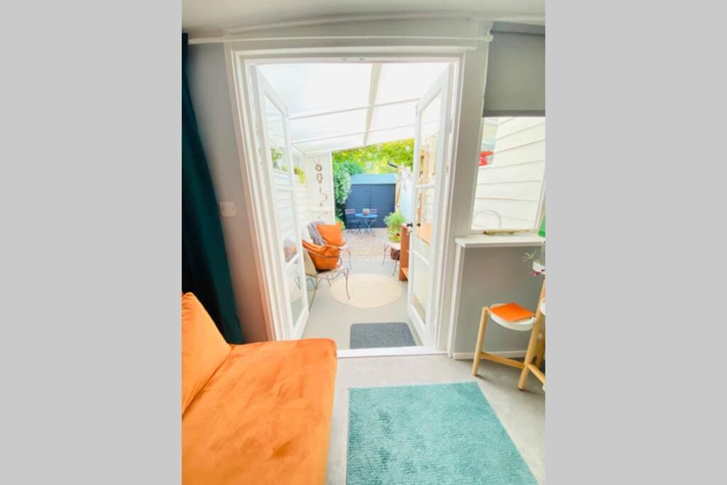 The Yellow Door Whitstable - Peaceful Retreat Close To Beach Bagian luar foto