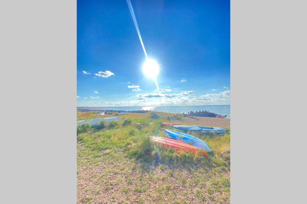 The Yellow Door Whitstable - Peaceful Retreat Close To Beach Bagian luar foto