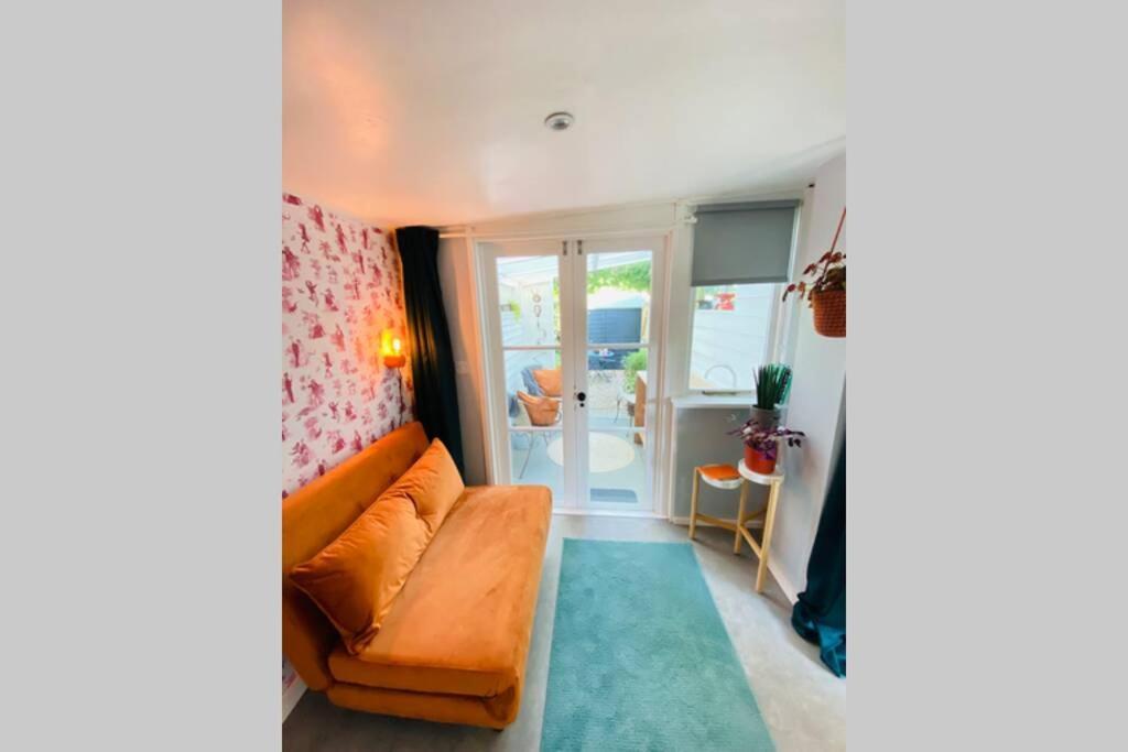 The Yellow Door Whitstable - Peaceful Retreat Close To Beach Bagian luar foto